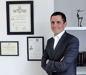 Dr. Jorge Echeagaray